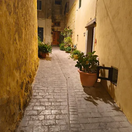 300 Year Old Townhouse Near Mdina בית אירוח רבאט