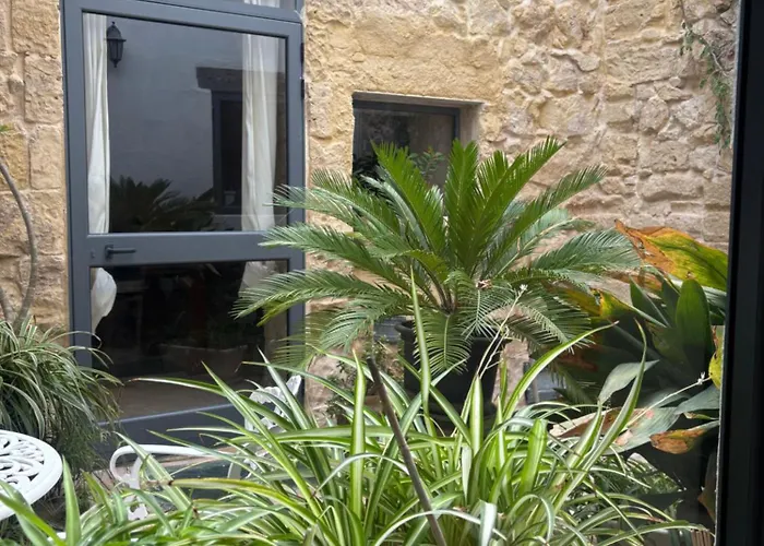 300 Year Old Townhouse Near Mdina Privatunterkunft *