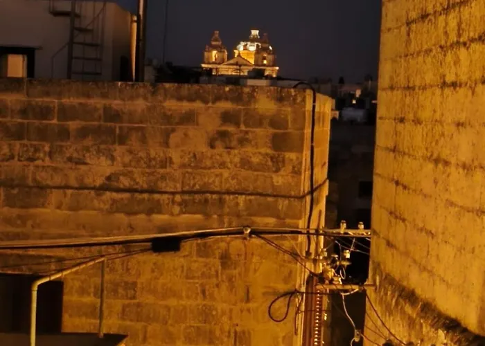 300 Year Old Townhouse Near Mdina Privatunterkunft *