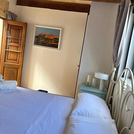 Homestay 300 Year Old Townhouse Near Mdina