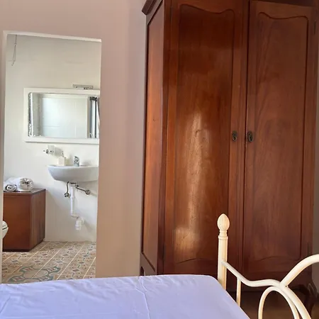 300 Year Old Townhouse Near Mdina 民宿 *