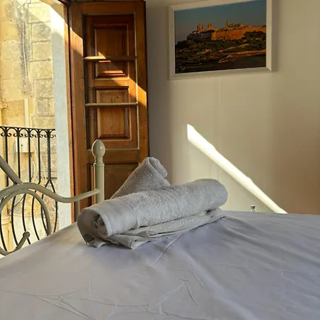300 Year Old Townhouse Near Mdina 民宿 拉巴特