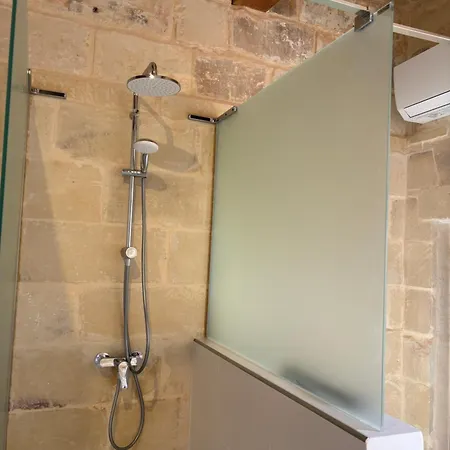 Homestay 300 Year Old Townhouse Near Mdina