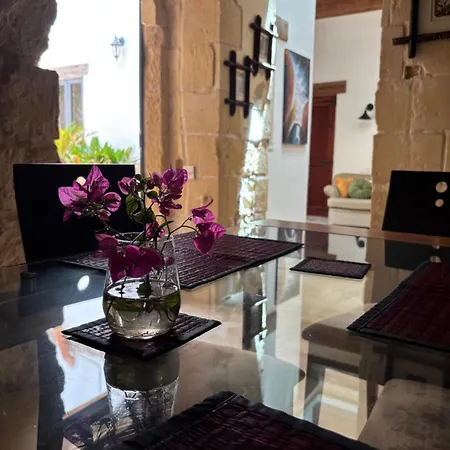 300 Year Old Townhouse Near Mdina Rabat