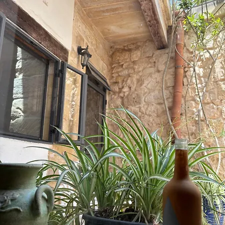 Homestay 300 Year Old Townhouse Near Mdina
