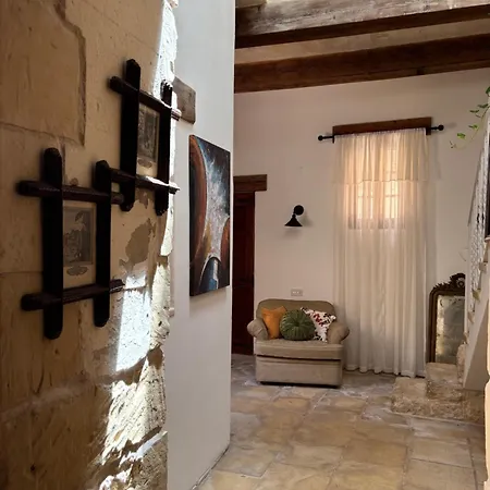 300 Year Old Townhouse Near Mdina Homestay