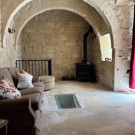 Homestay 300 Year Old Townhouse Near Mdina